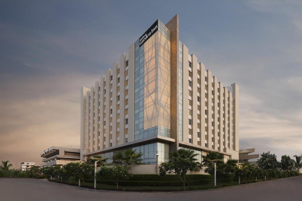 Hotel Doubletree By Hilton Gurugram Baani Square Gurgáon Exteriér fotografie