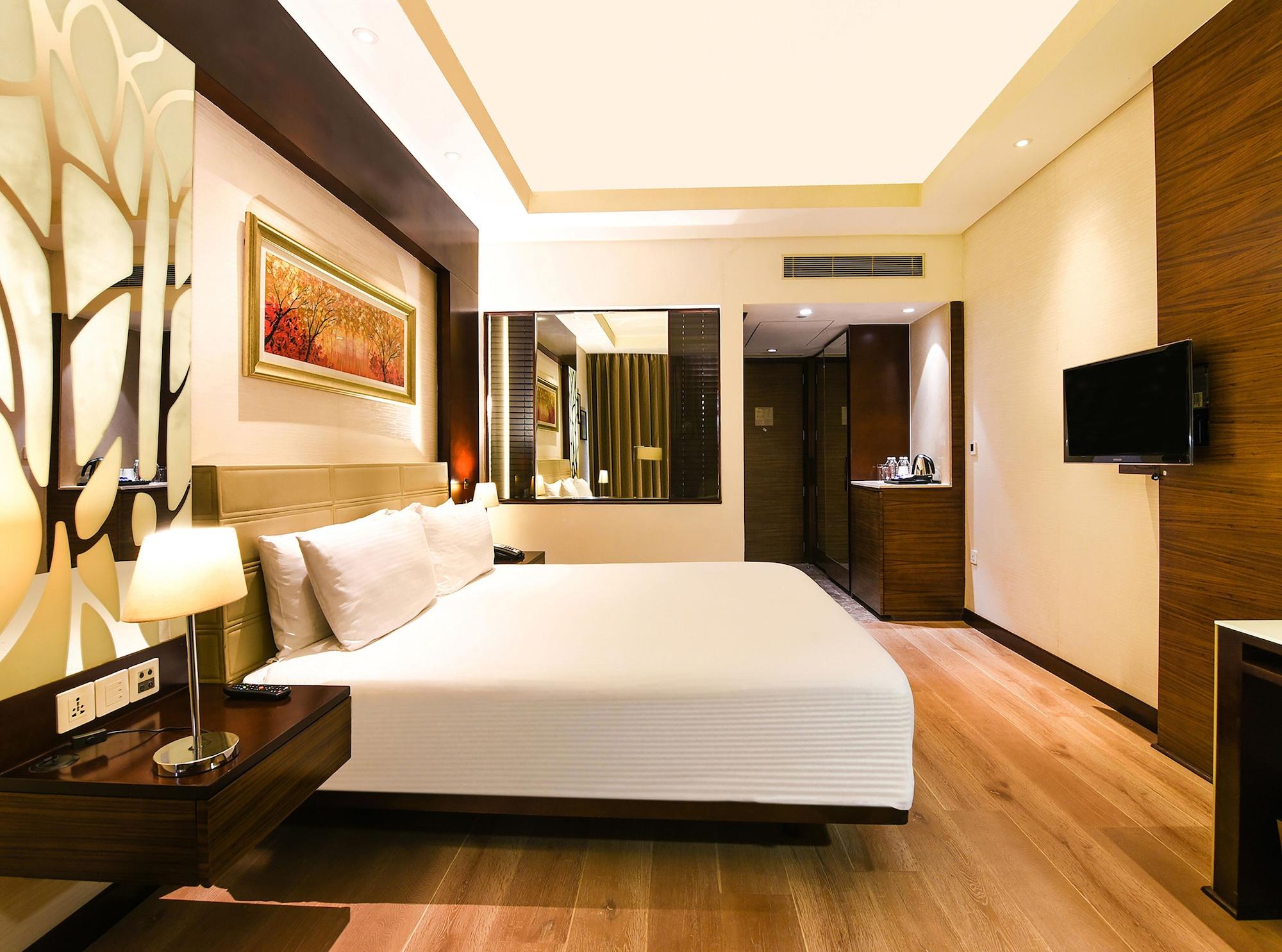 Hotel Doubletree By Hilton Gurugram Baani Square Gurgáon Exteriér fotografie