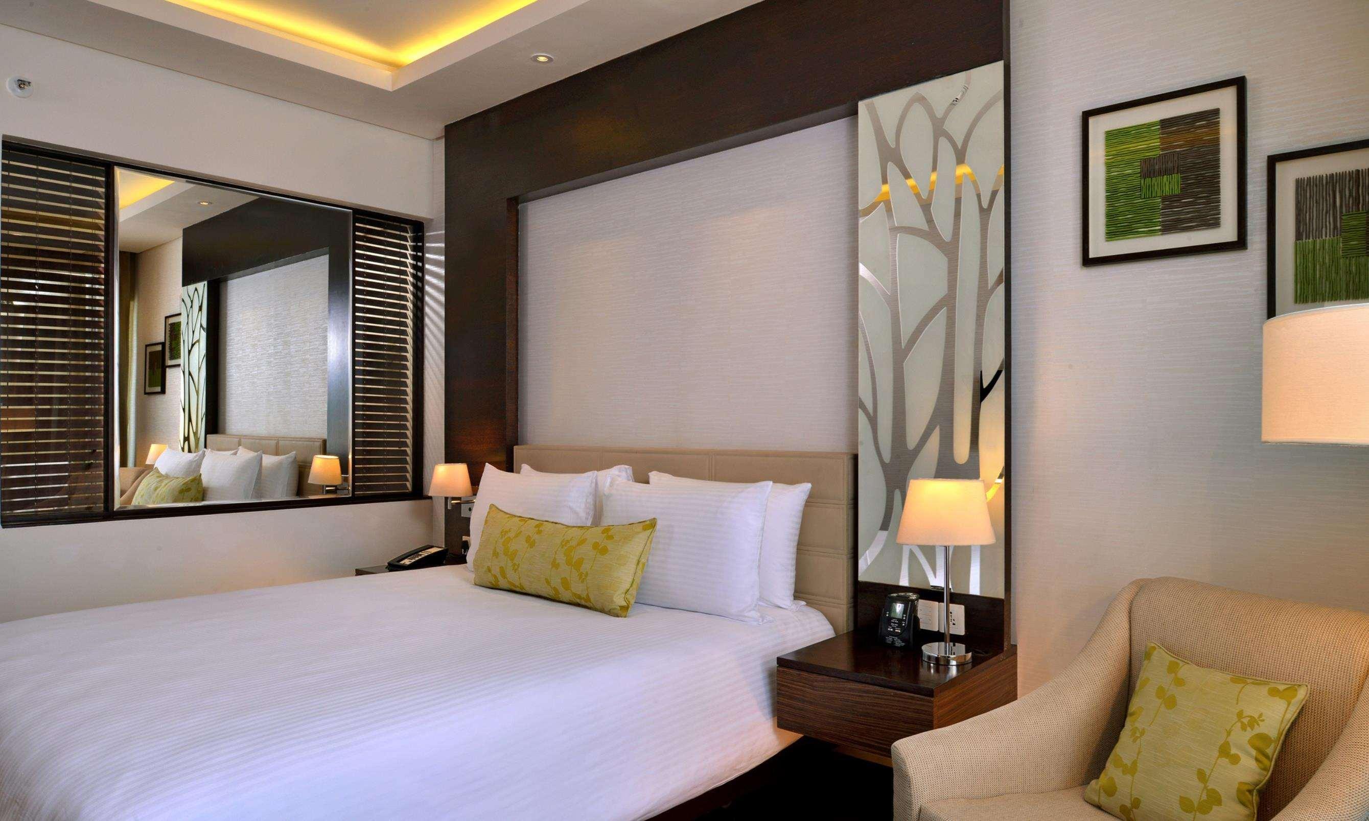 Hotel Doubletree By Hilton Gurugram Baani Square Gurgáon Exteriér fotografie