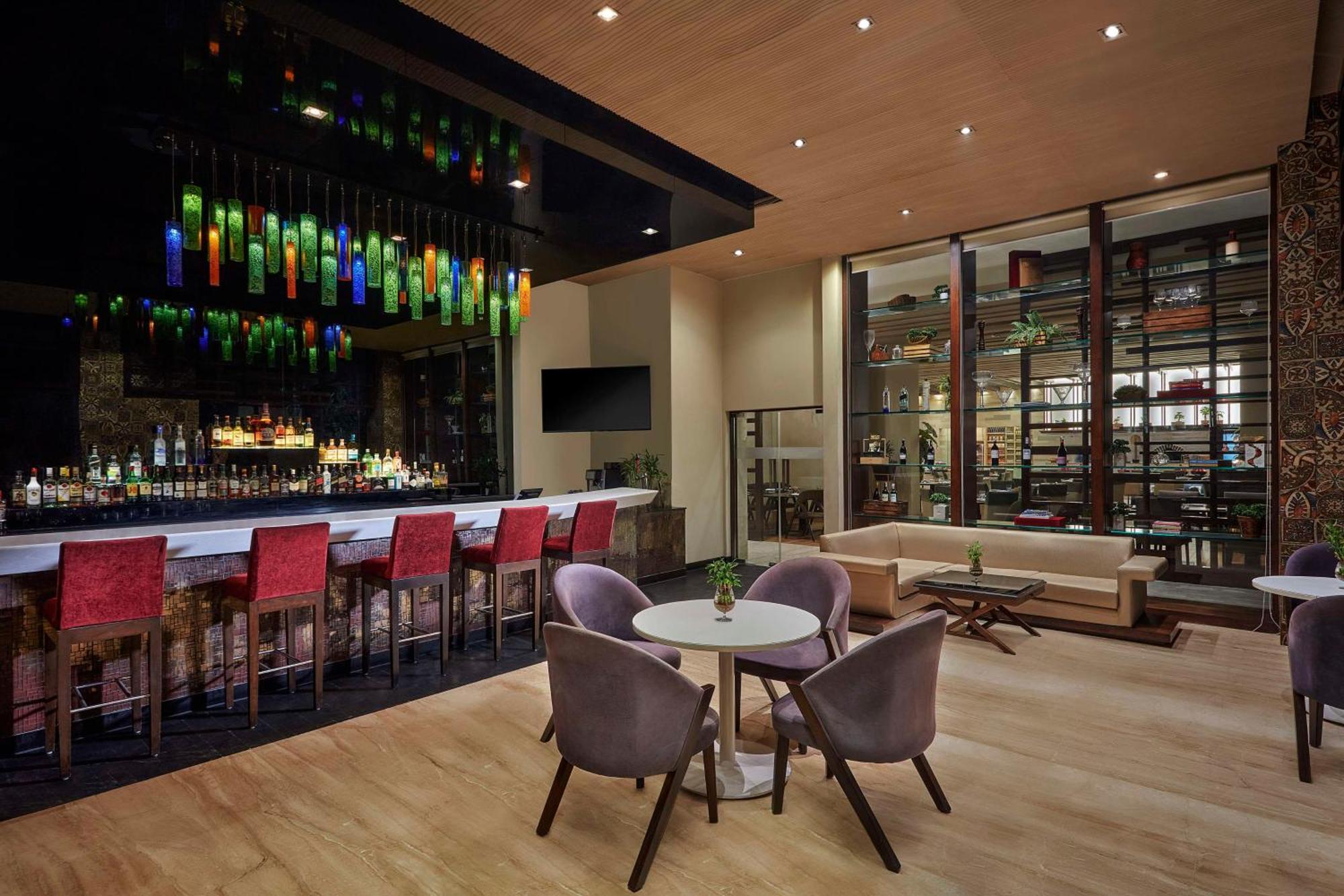 Hotel Doubletree By Hilton Gurugram Baani Square Gurgáon Exteriér fotografie