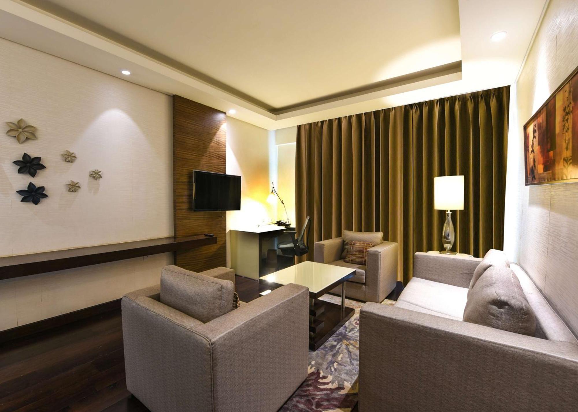 Hotel Doubletree By Hilton Gurugram Baani Square Gurgáon Exteriér fotografie
