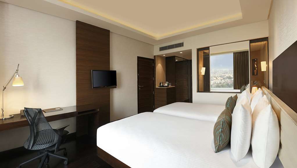 Hotel Doubletree By Hilton Gurugram Baani Square Gurgáon Pokoj fotografie